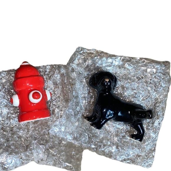 Pier 1 imports salt and pepper shaker set dog and hydrant - Picture 3 of 3